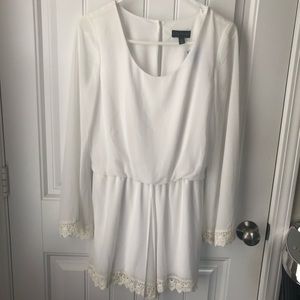 Long sleeve romper with lace trimming